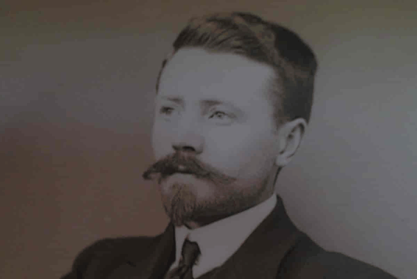 Ernest H Wilson.png